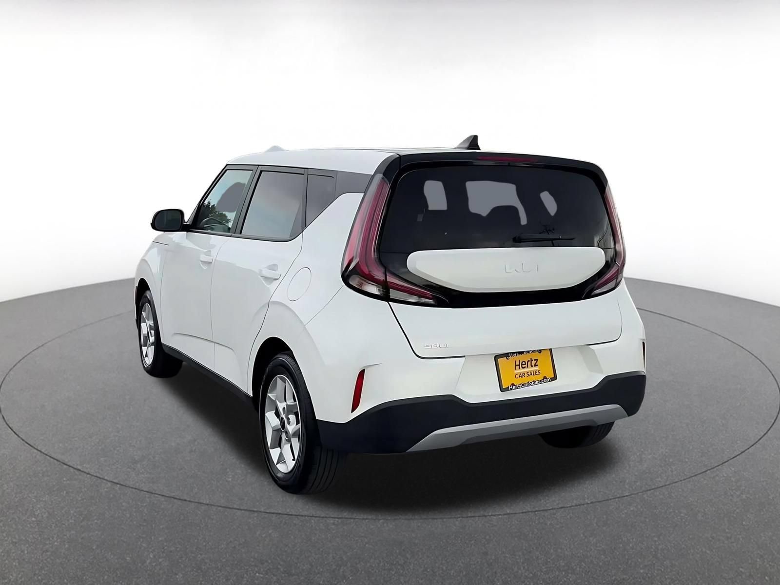 Used 2025 Kia Soul LX w/ LX Technology Package FWD image 10