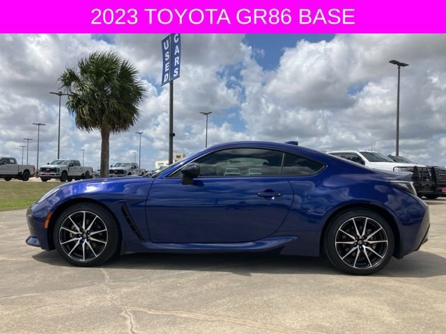 Used 2023 Toyota GR86 RWD image 4