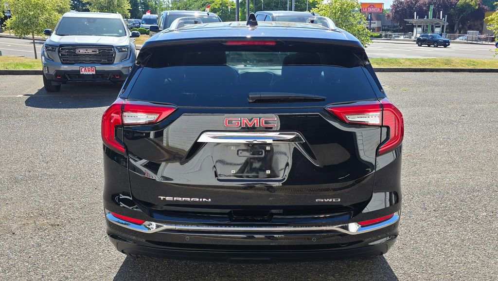 Used 2023 GMC Terrain Denali w/ Black Diamond Edition AWD/4WD image 4