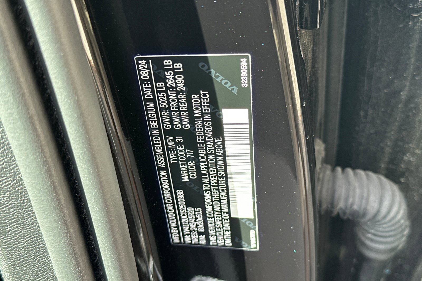 Certified 2025 Volvo XC40 B5 Plus image 37