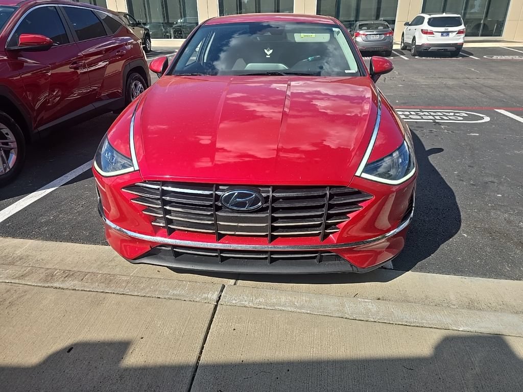 Used 2022 Hyundai Sonata SE FWD image 2