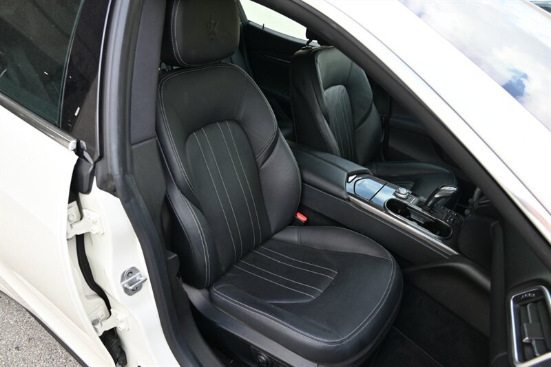 Used 2019 Maserati Ghibli S Q4 AWD/4WD image 17