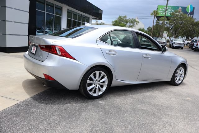 Used 2016 Lexus IS 200t RWD image 9
