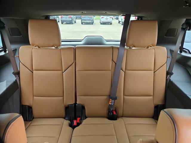 Used 2025 Cadillac Escalade Premium Luxury w/ LPO, Floor Liner Package AWD/4WD image 21
