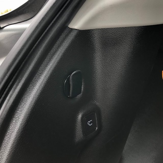 Used 2022 Jeep Compass Trailhawk w/ Trailhawk Elite Group image 32