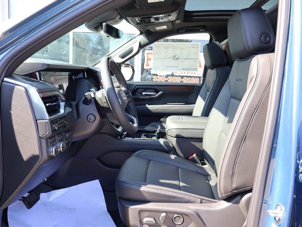 New 2026 GMC Yukon XL Denali w/ Advanced Technology Package image 14