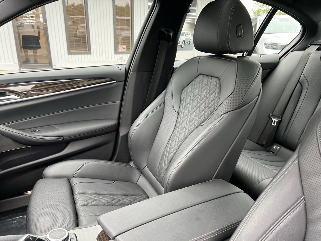 Used 2022 BMW 540i xDrive w/ Premium Package image 27