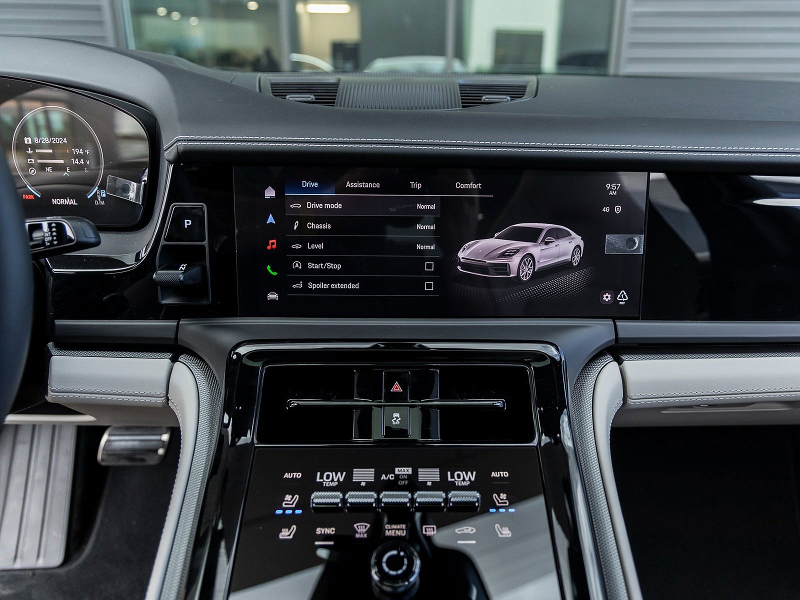 Certified 2025 Porsche Panamera 4 image 30