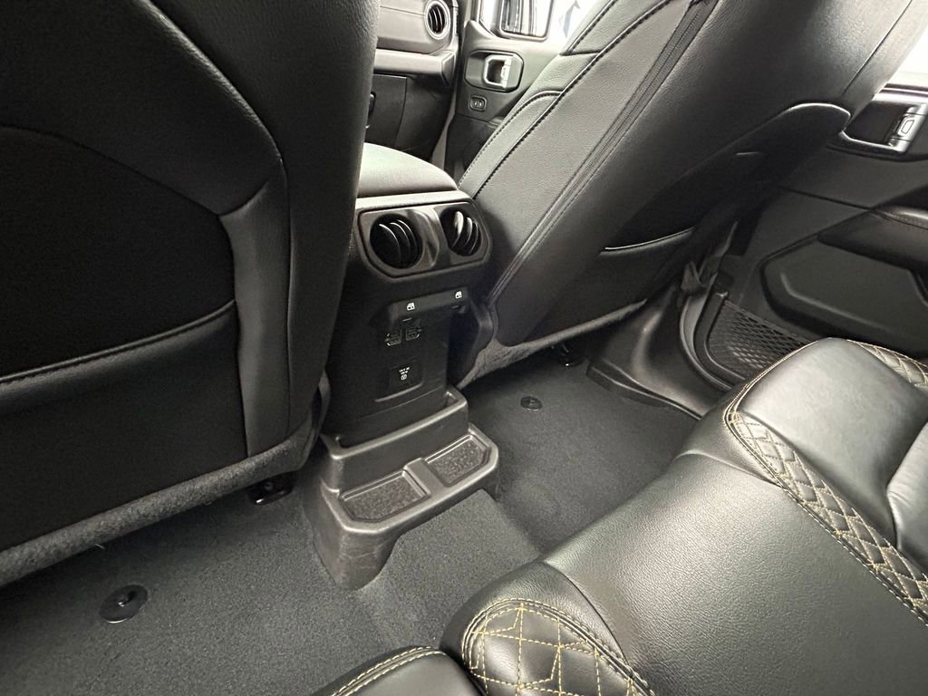 Used 2022 Jeep Wrangler Unlimited Sahara AWD/4WD image 36