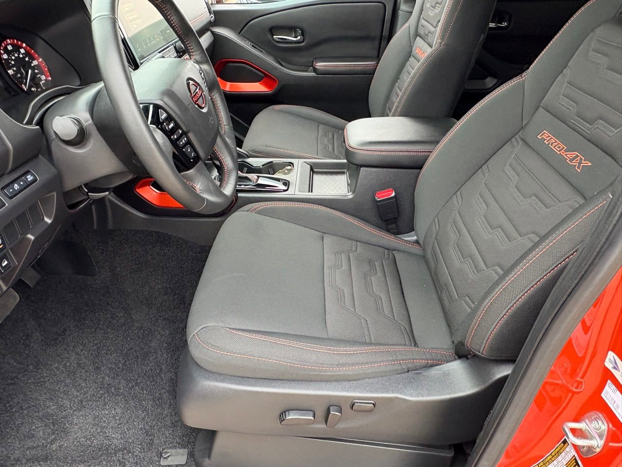 Certified 2025 Nissan Frontier PRO-4X image 31