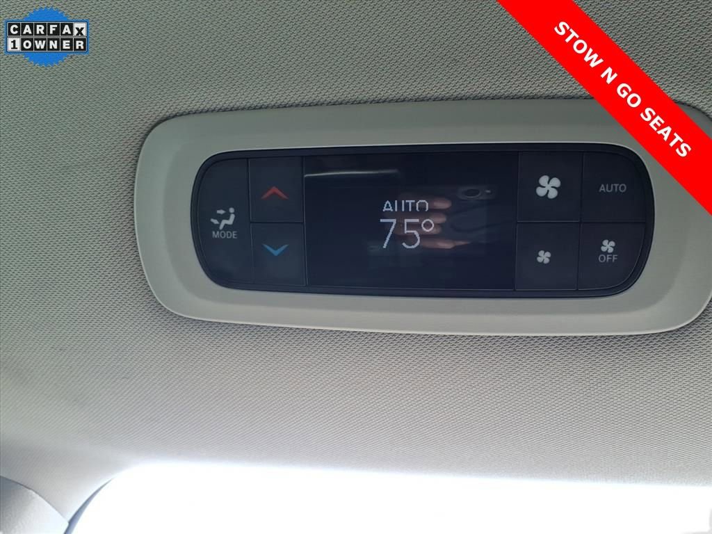 Used 2024 Chrysler Pacifica Touring-L image 11