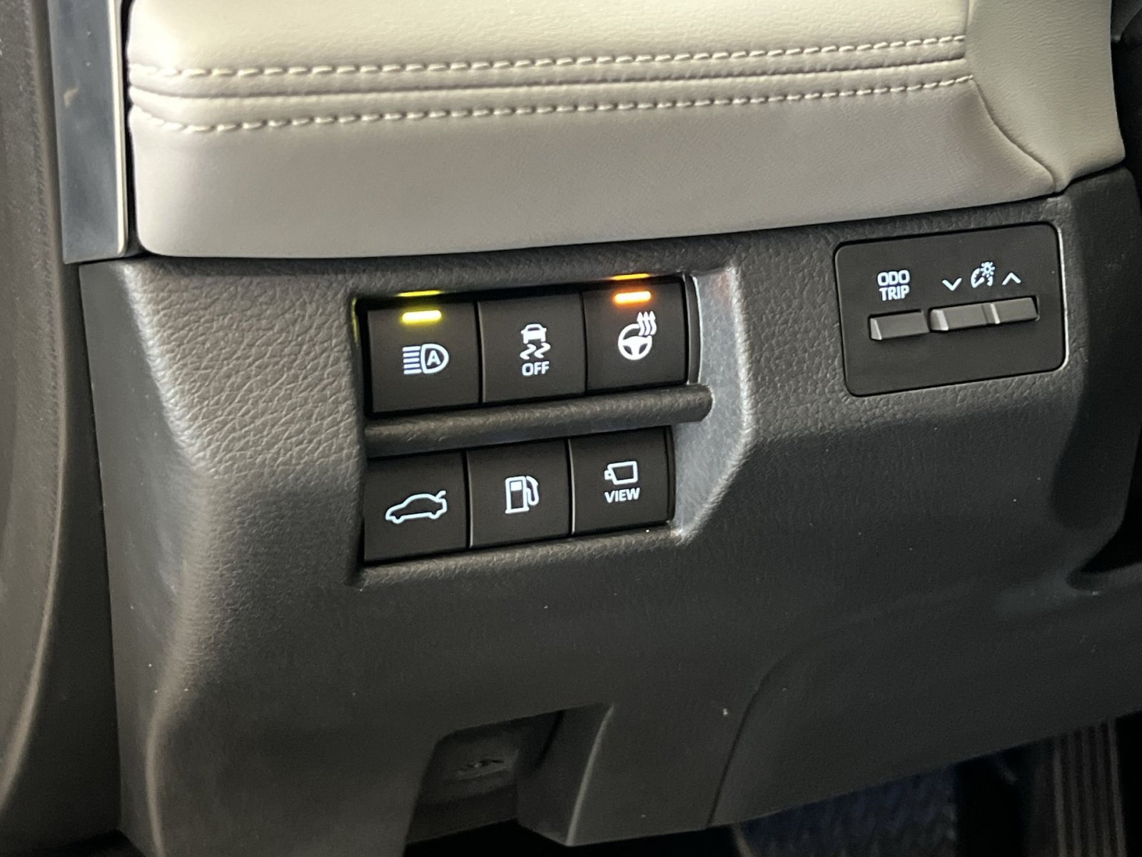 Used 2020 Toyota Avalon Limited w/ Advanced Safety Package FWD image 39