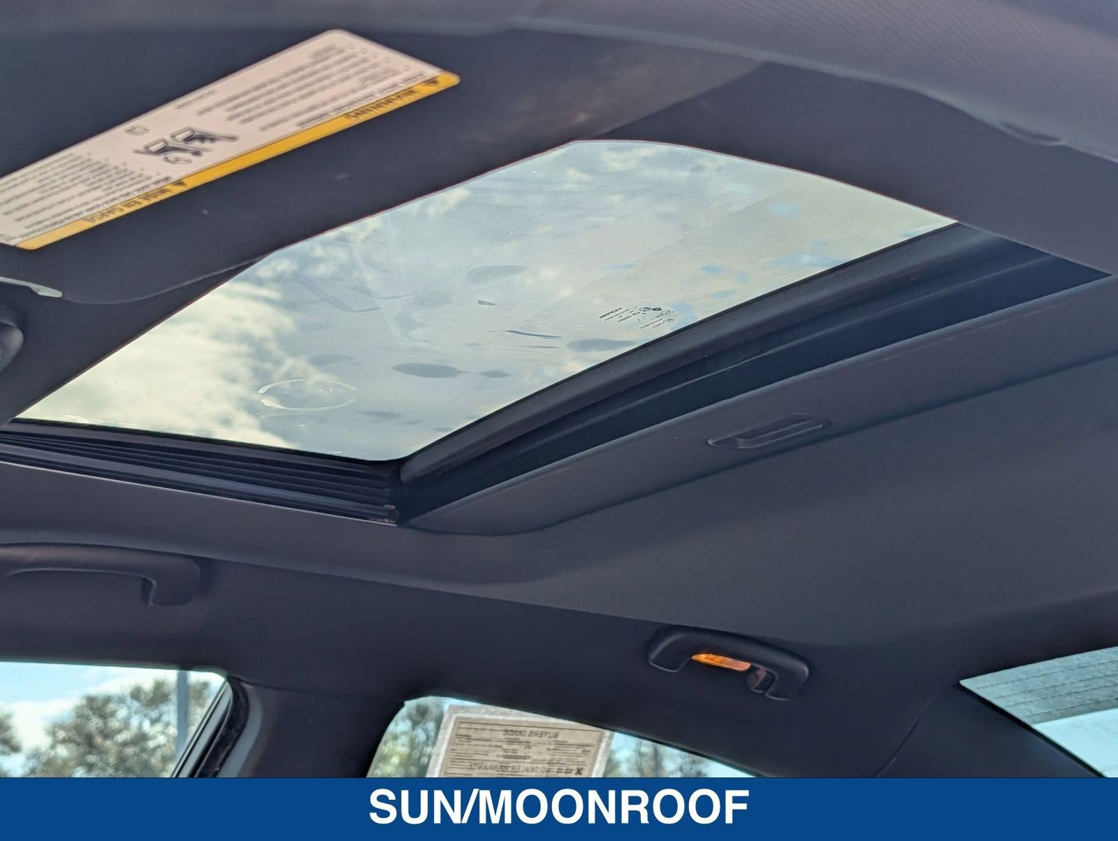 Used 2016 Dodge Charger SRT Hellcat w/ Harman/Kardon Audio Group image 21