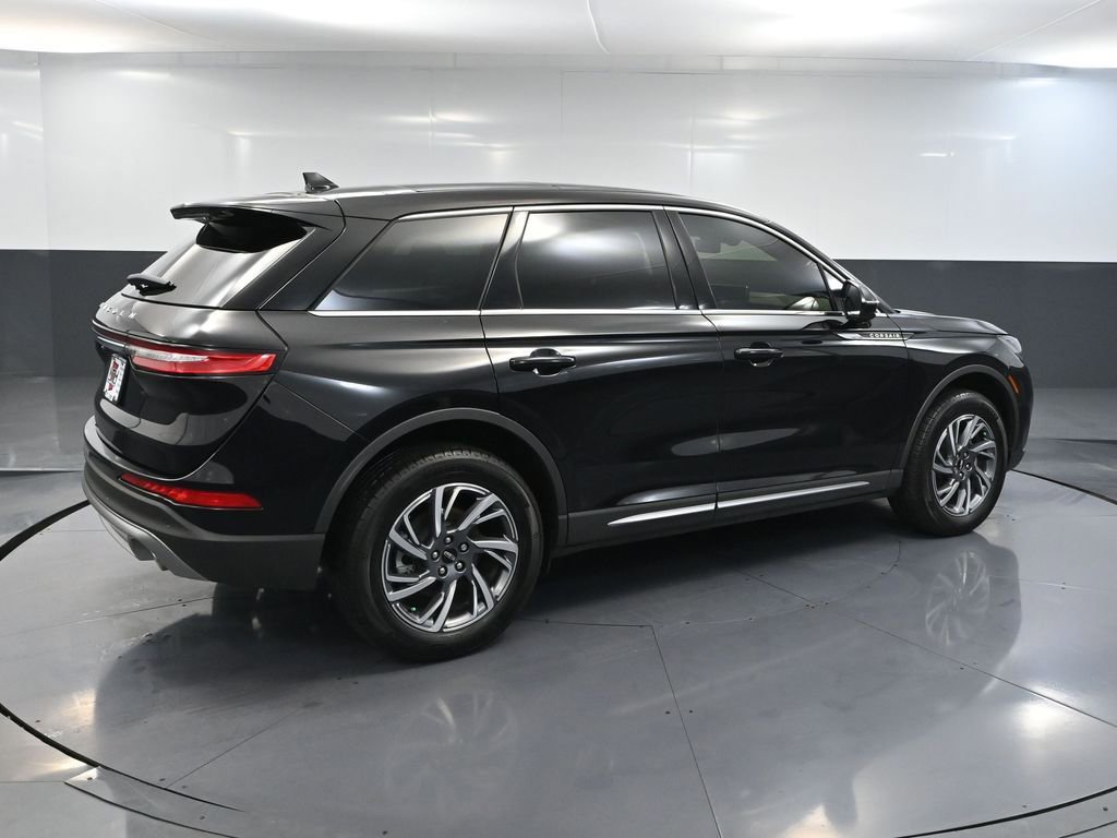 Used 2024 Lincoln Corsair AWD w/ Equipment Group 101A image 6