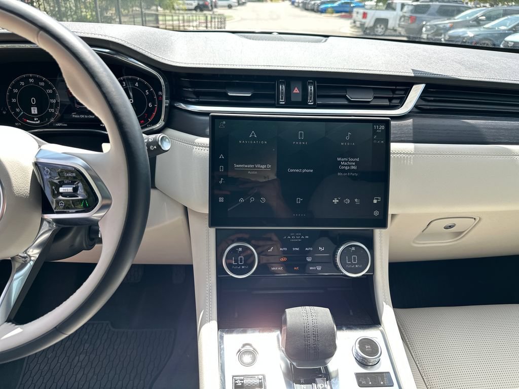 Used 2024 Jaguar F-PACE R-Dynamic S AWD/4WD image 27