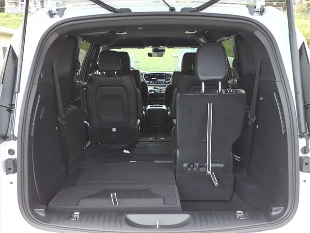 New 2026 Chrysler Voyager LX image 25