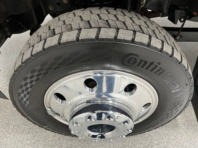 Used 2025 Ford F450 Platinum w/ FX4 Off-Road Package image 13