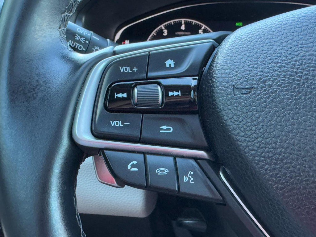 Used 2018 Honda Accord Touring image 21