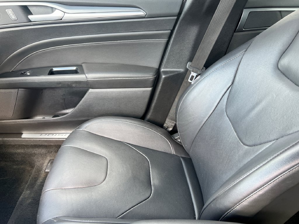Used 2016 Ford Fusion Titanium AWD/4WD image 30