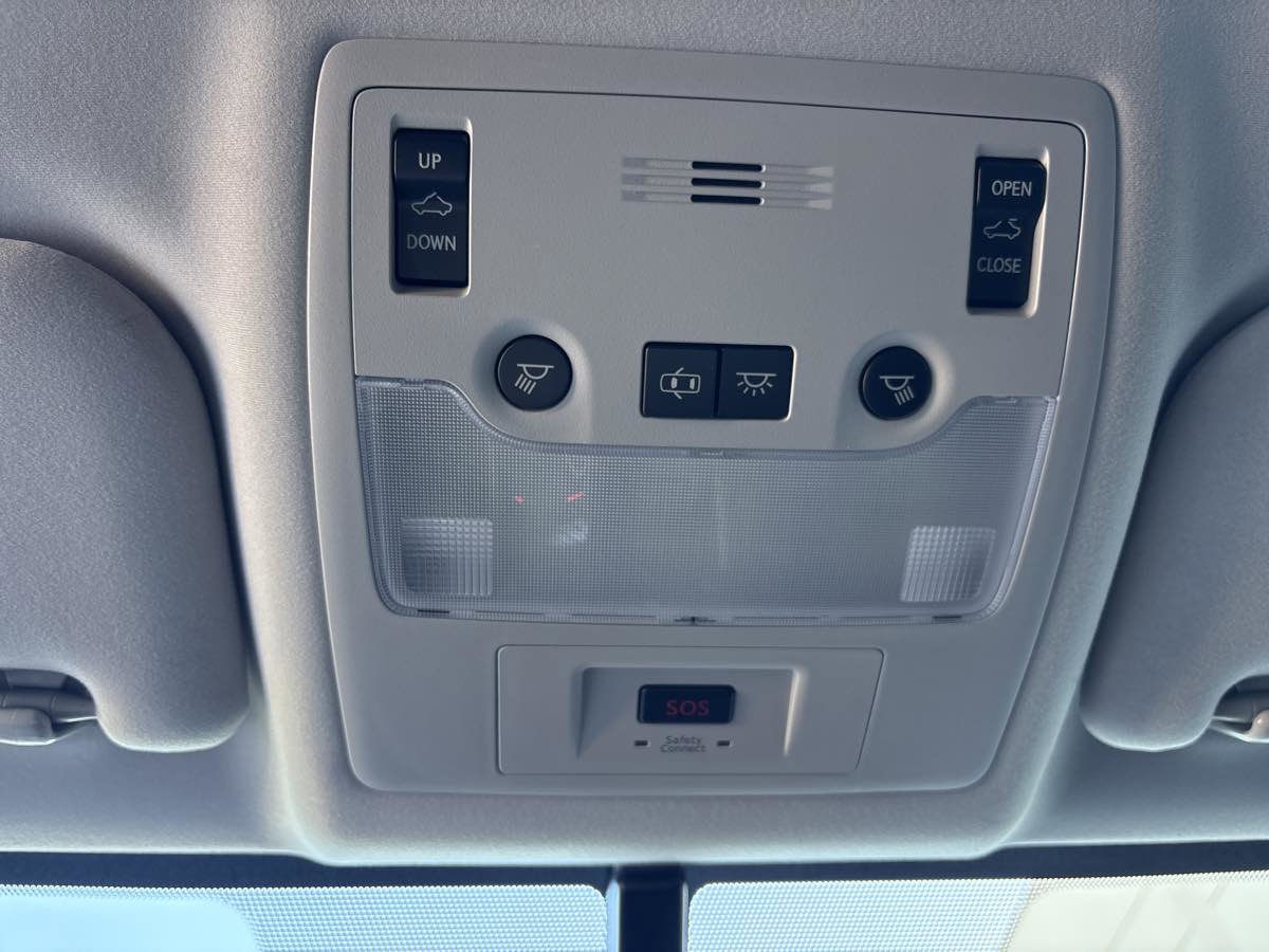 Used 2016 Lexus IS 200t image 35