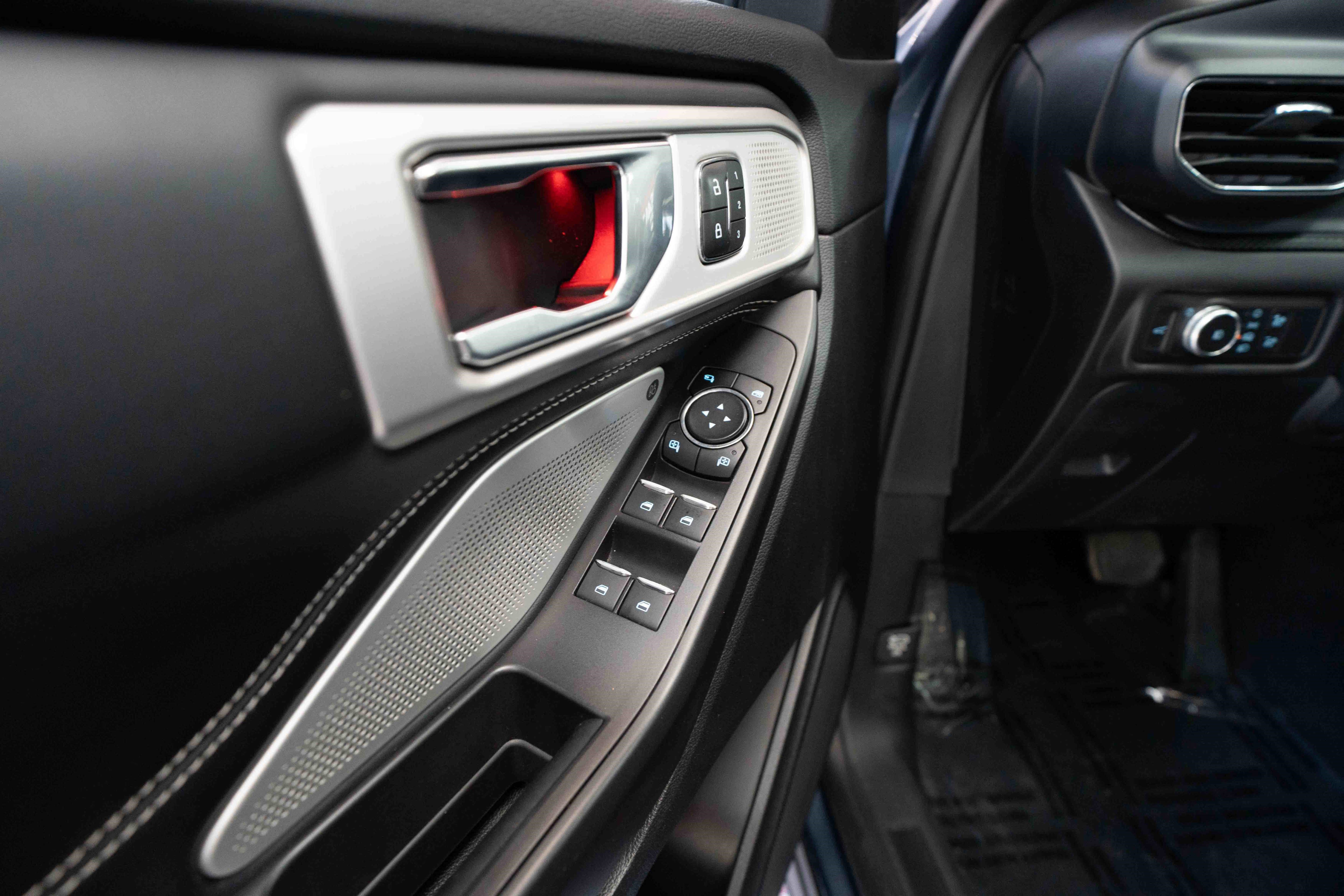 Used 2020 Ford Explorer ST w/ ST Street Pack AWD/4WD image 7