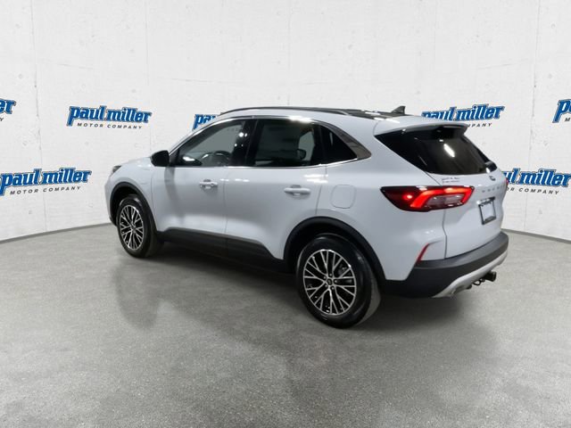 New 2025 Ford Escape SE w/ PHEV Premium Package image 9
