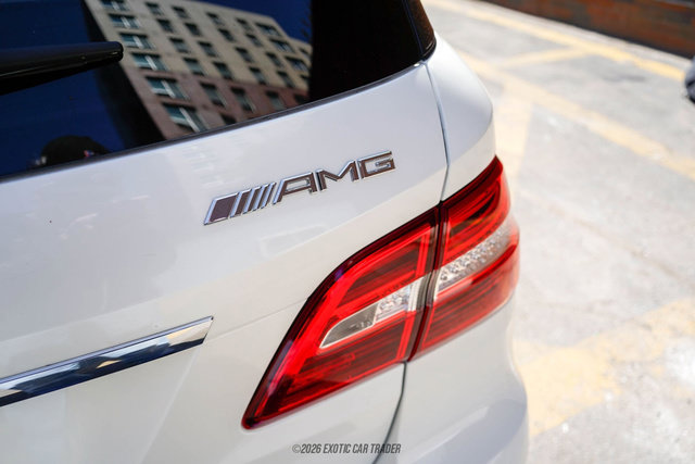 Used 2015 Mercedes-Benz ML 63 AMG 4MATIC image 63