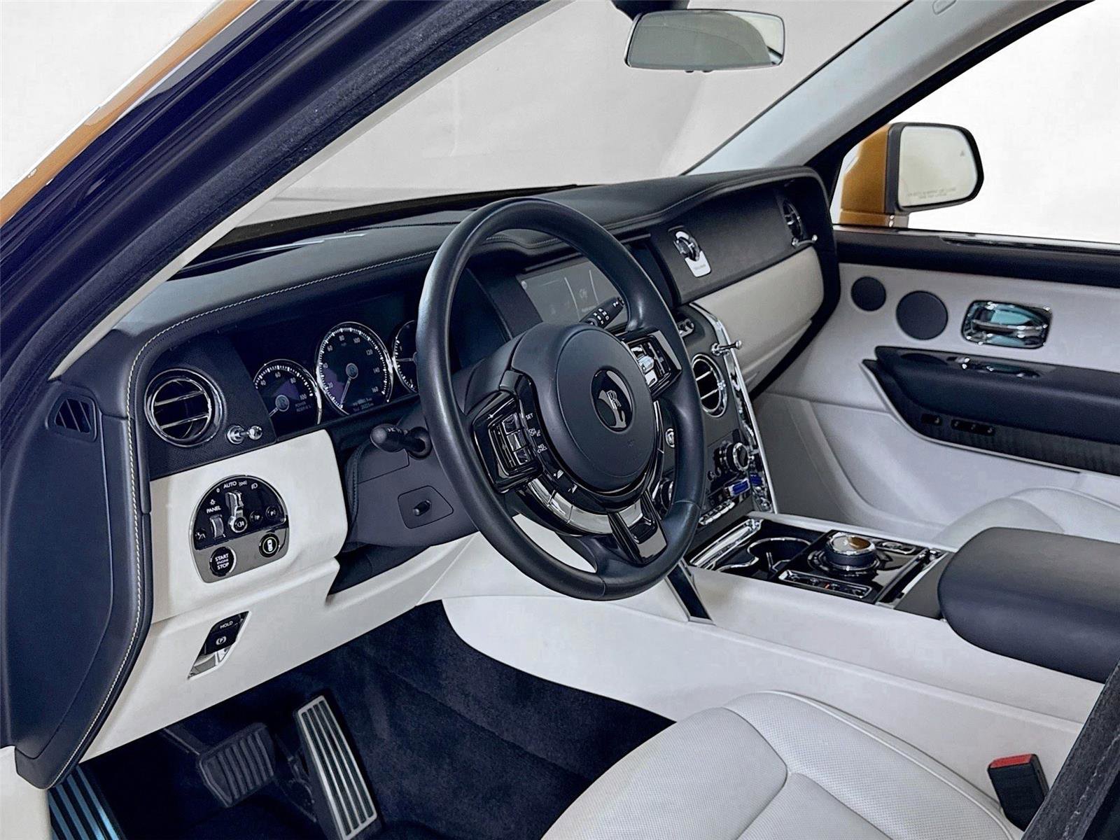 Used 2021 Rolls-Royce Cullinan image 16