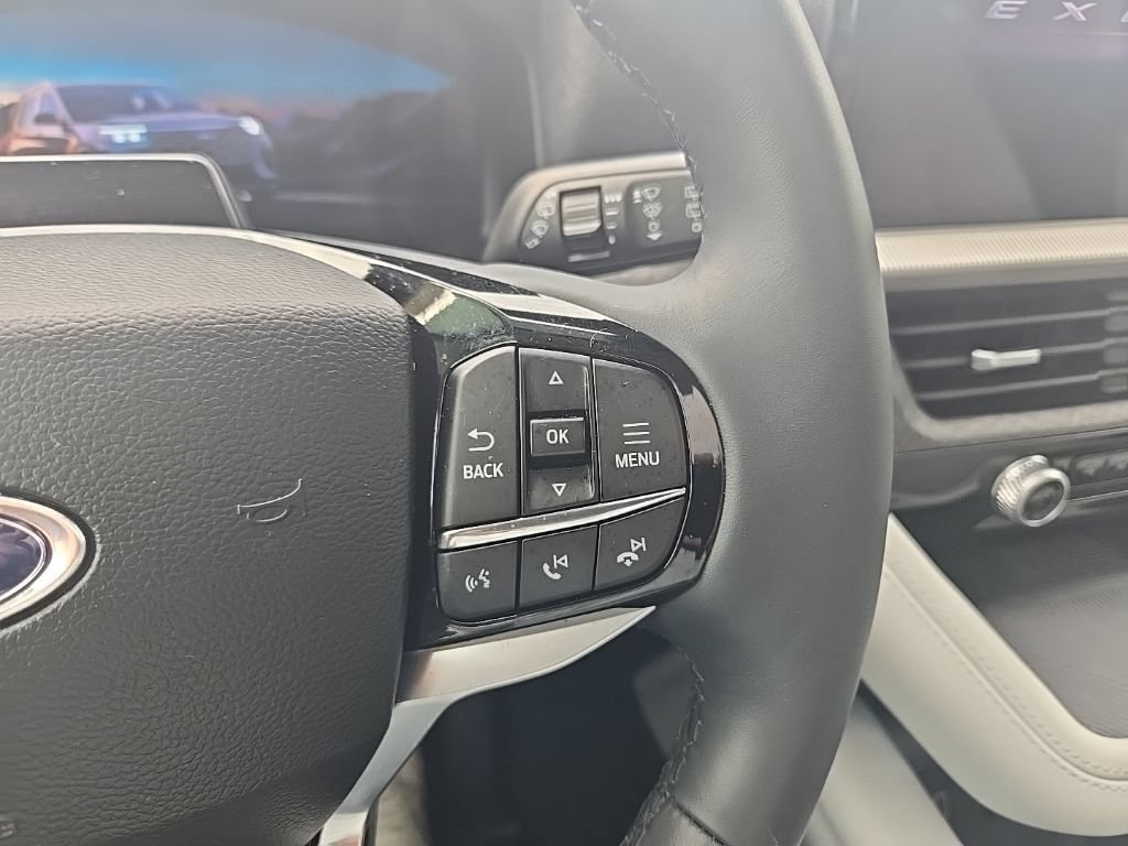 Used 2026 Ford Explorer Platinum w/ LUX Leather Package AWD/4WD image 24