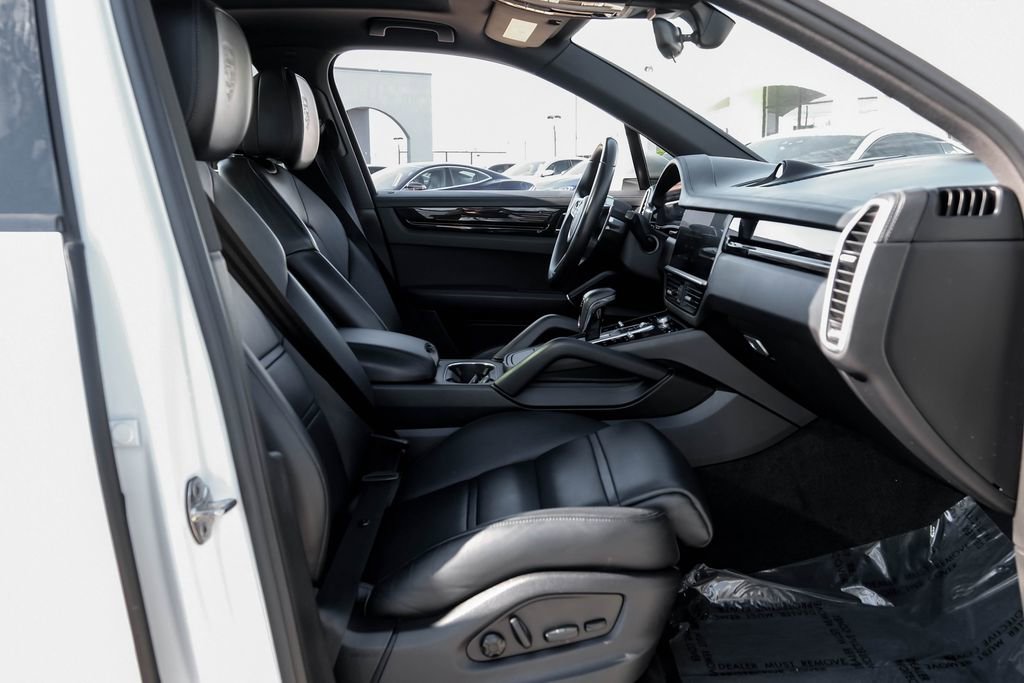 Used 2022 Porsche Cayenne AWD/4WD image 39