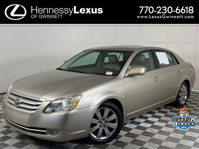 Used 2005 Toyota Avalon XLS FWD video 1