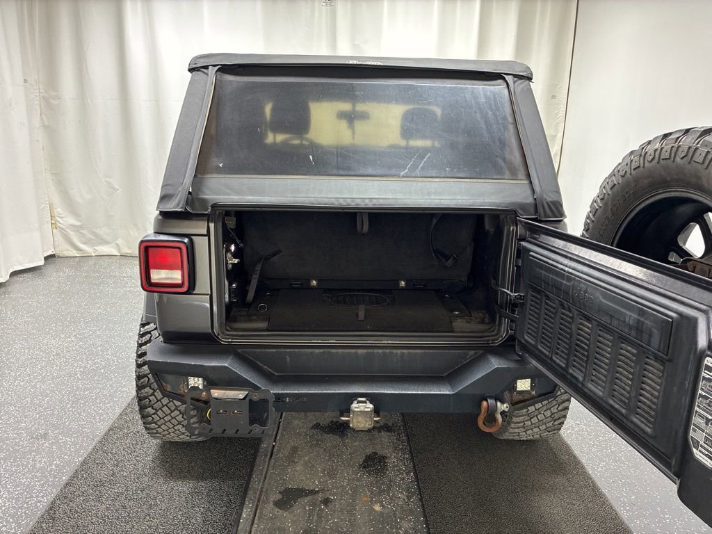 Used 2018 Jeep Wrangler Sport AWD/4WD image 7