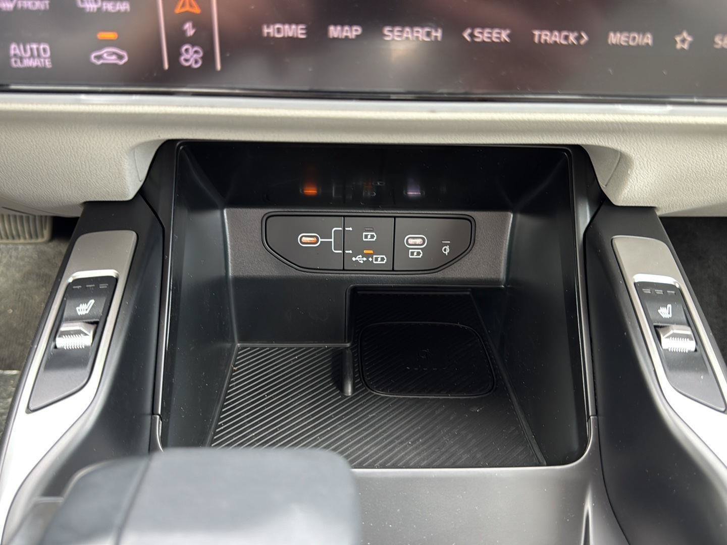 Used 2025 Kia Sorento EX FWD image 17