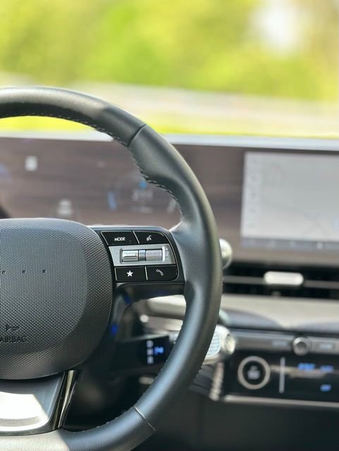Certified 2025 Hyundai Ioniq 5 SE image 23