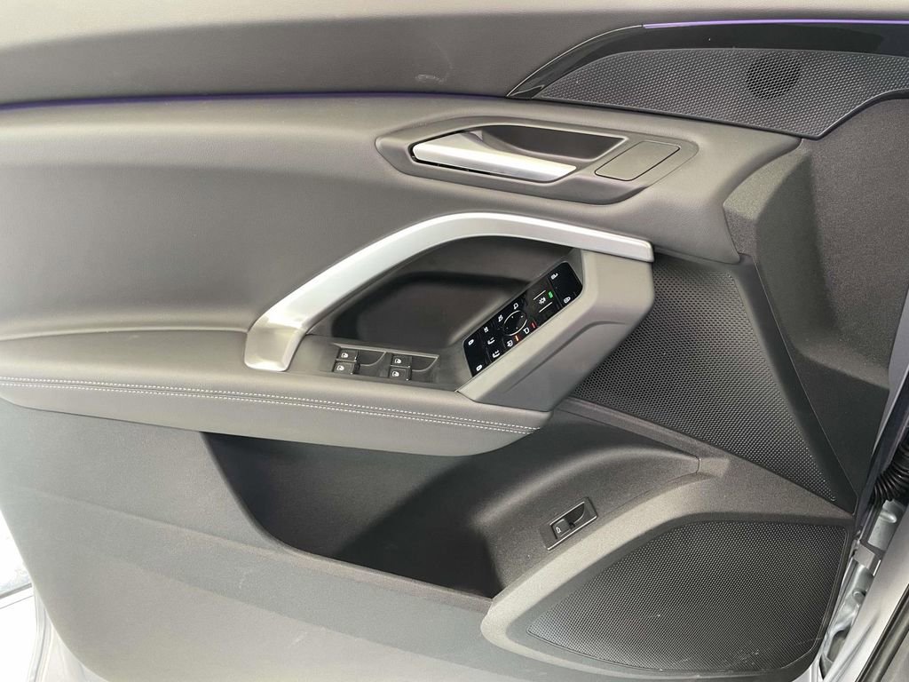 Certified 2025 Audi Q5 Premium w/ Convenience Package image 34
