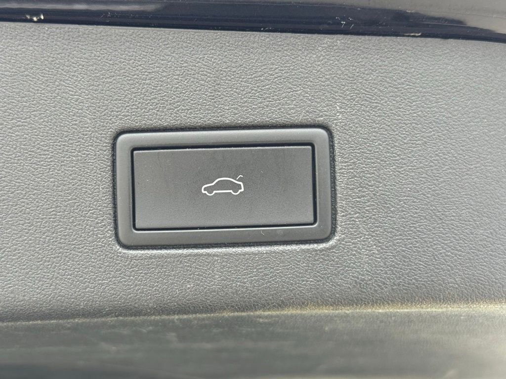 Used 2023 Volkswagen ID.4 Pro S RWD image 9