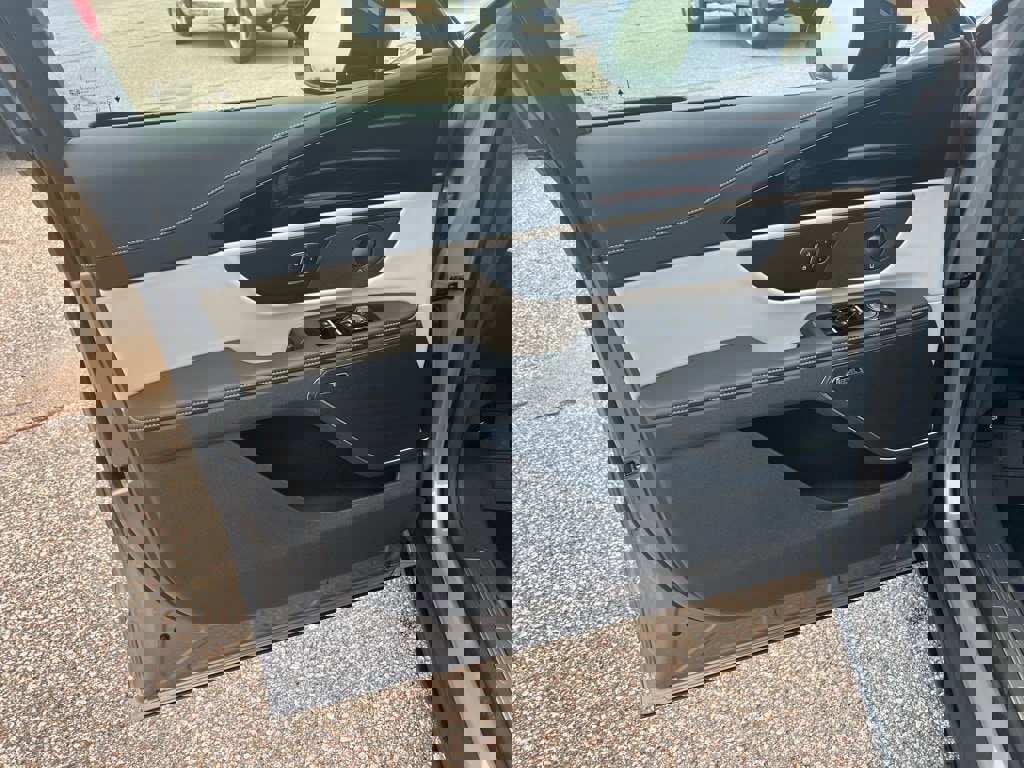 New 2025 Lincoln Nautilus Premier w/ Equipment Group 102A image 10