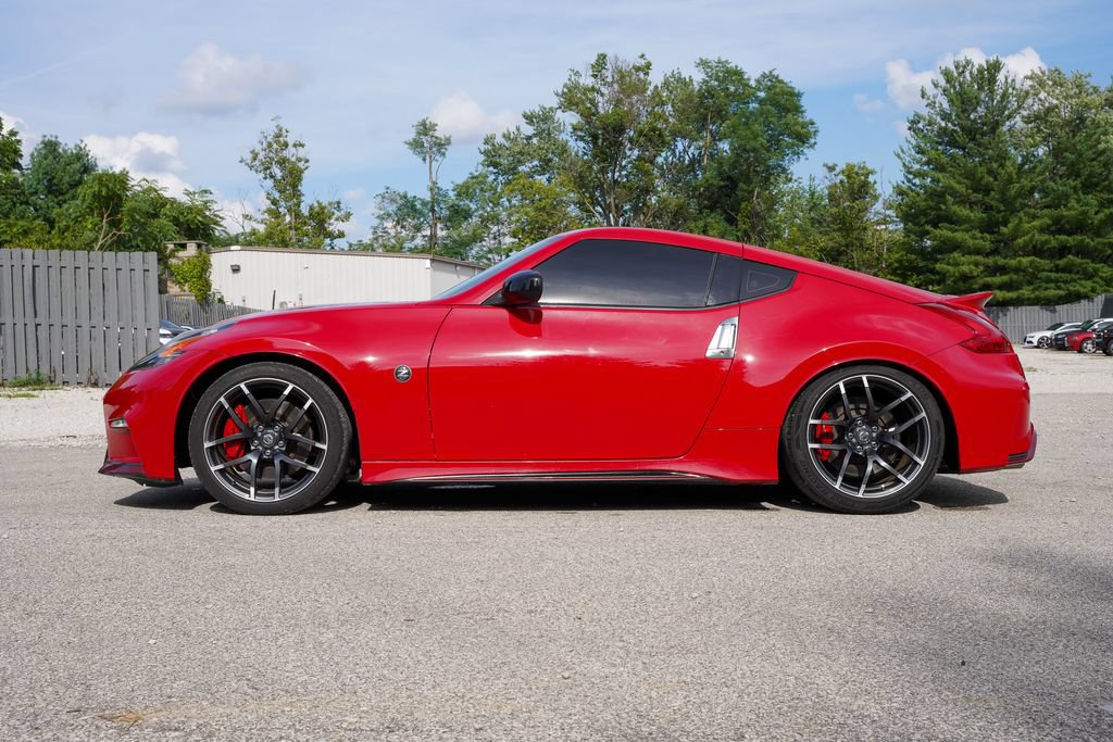 Used 2017 Nissan 370Z NISMO RWD image 4