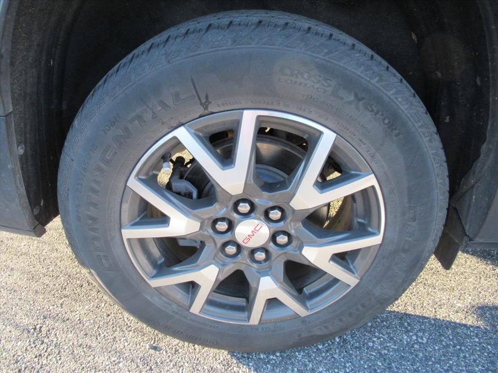 Used 2021 GMC Acadia SLE w/ Driver Convenience Package image 5