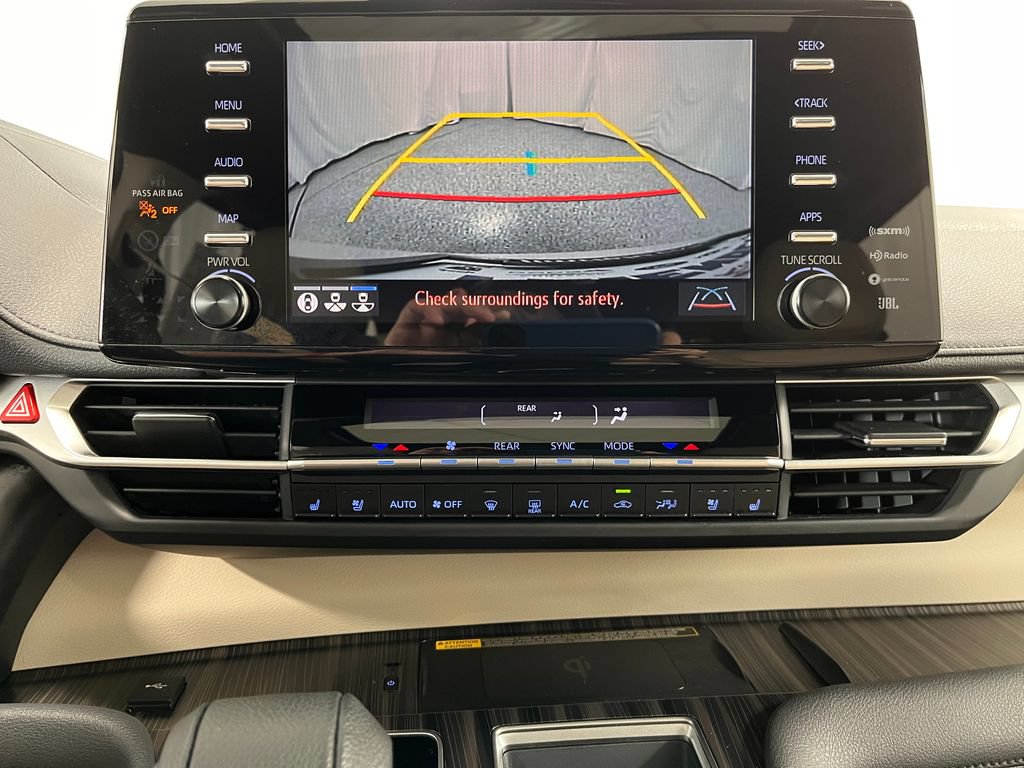 Used 2021 Toyota Sienna Limited AWD/4WD image 28