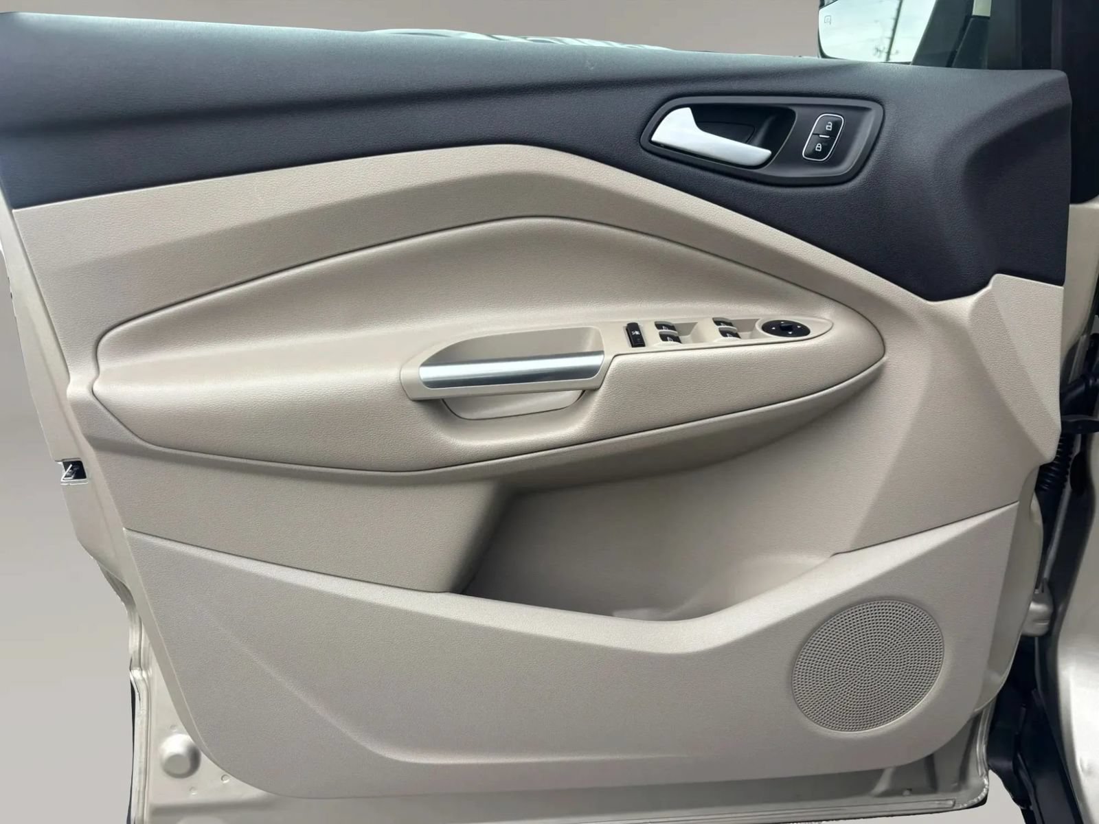 Used 2018 Ford Escape SEL FWD image 9