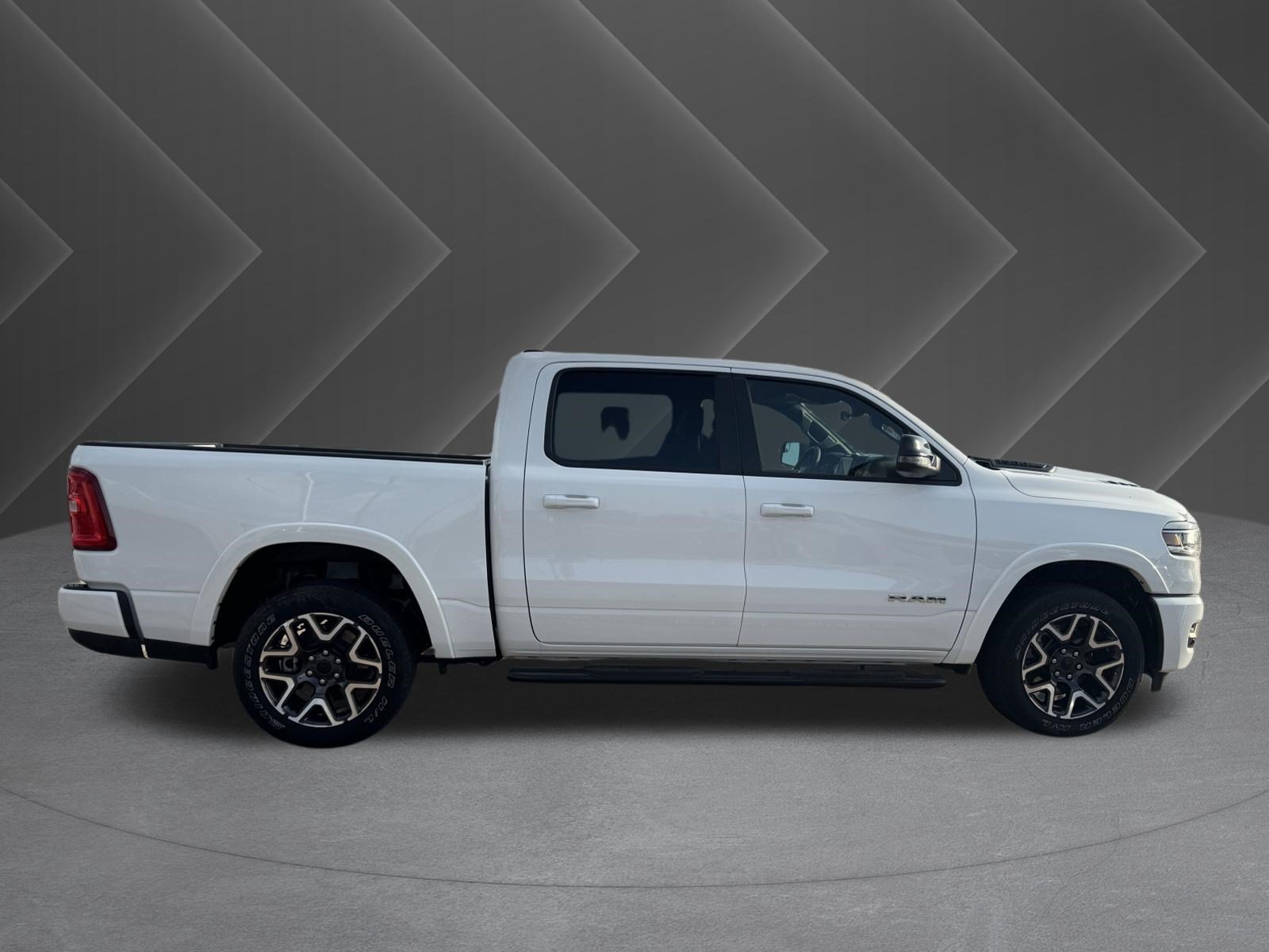 Used 2025 RAM 1500 Laramie w/ Sport Appearance Package AWD/4WD image 5