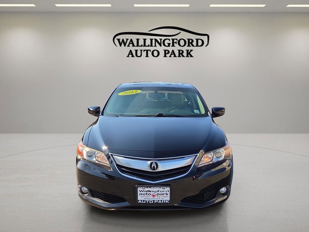 Used 2013 Acura ILX w/ Premium Package image 2