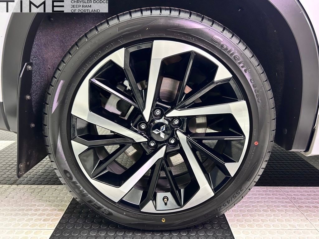 Used 2024 Mitsubishi Outlander Ralliart image 9