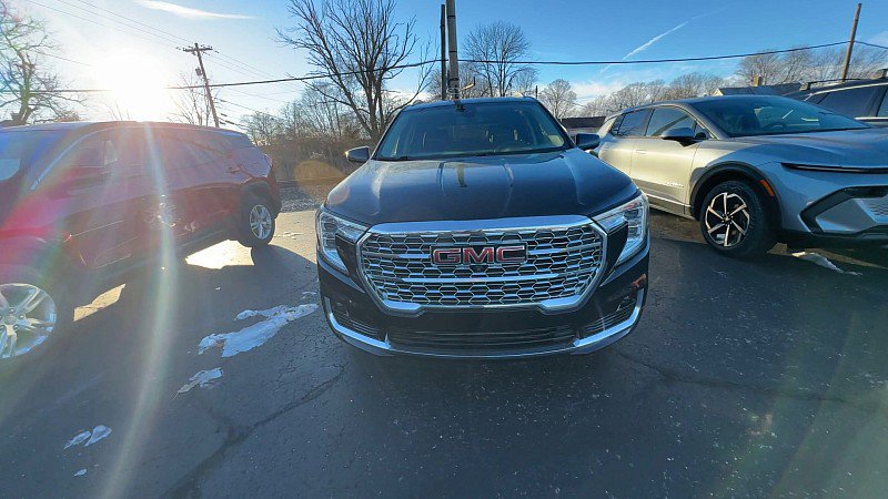 Used 2022 GMC Terrain Denali w/ Denali Premium Package image 9