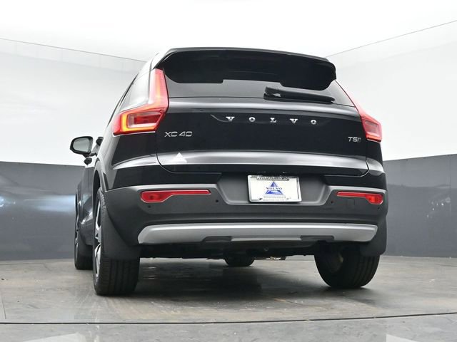 Used 2020 Volvo XC40 T5 Momentum w/ Protection Package Premier image 38