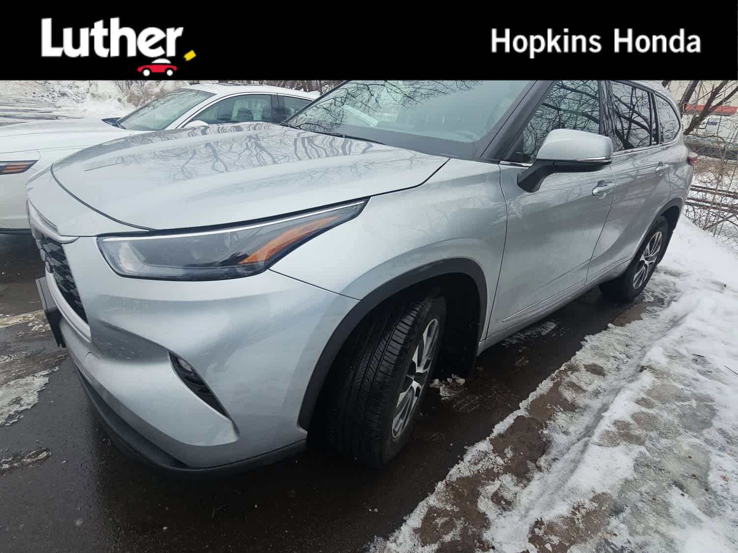 Used 2022 Toyota Highlander XLE video 1