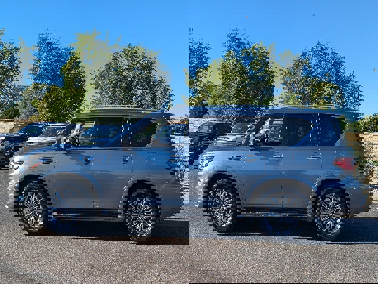 Used 2021 INFINITI QX80 Luxe image 3