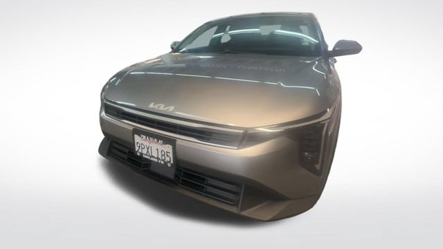 Used 2025 Kia K4 FWD image 3