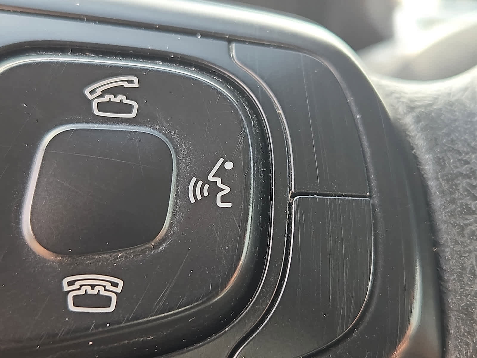 Used 2015 Toyota Camry LE FWD image 26
